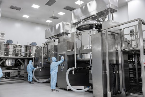 nhà máy gia công nước hoa